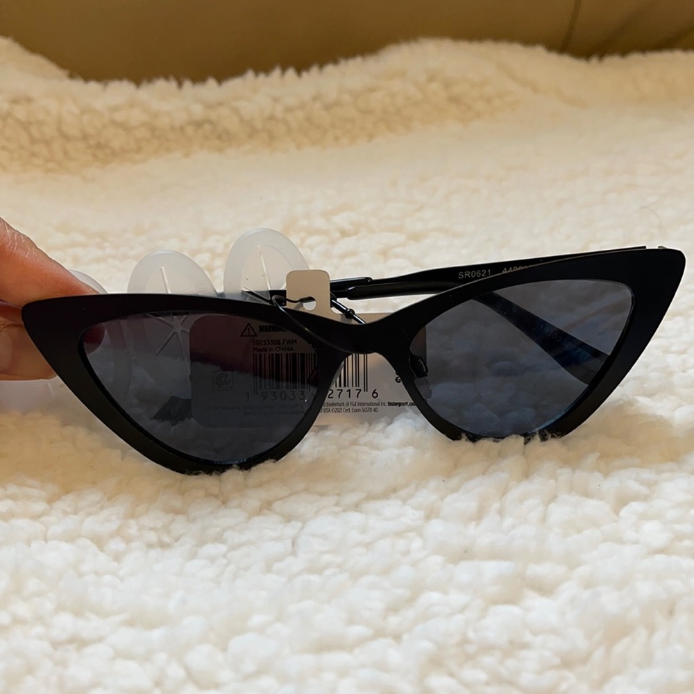🔥LADIES FASHION SUNGLASSES 🕶